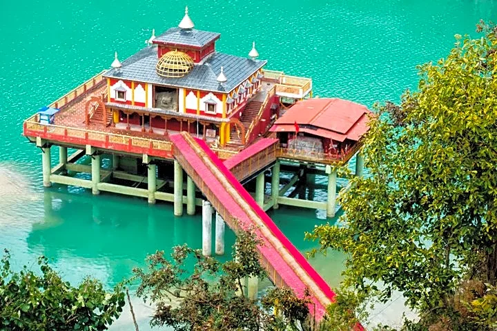 Dhari Devi Temple surrounded by the scenic beauty of Uttarakhand